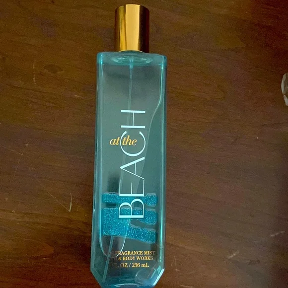 At The Beach Bath & Body works - Picture 2 of 9